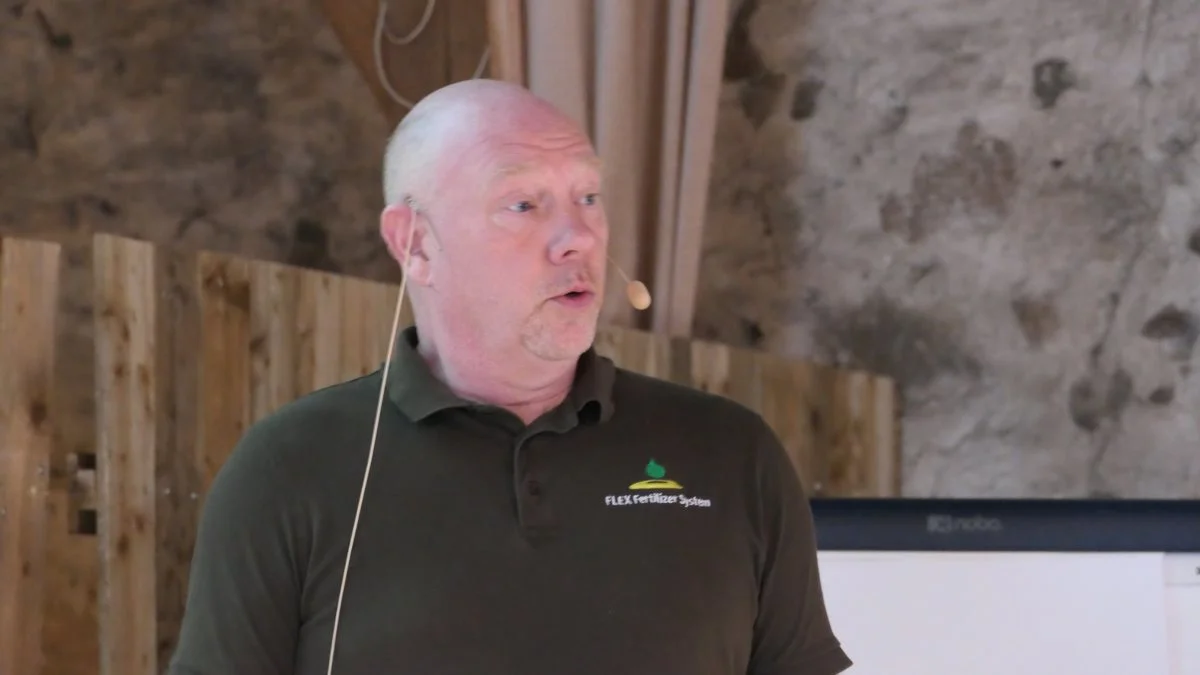 Jan Fischer Jensen, Flex Fertilizer System, fortalte på Plantefagligt Forum om det nye koncept for gødningsblanding på bedriften. Foto: Bøje Østerlund