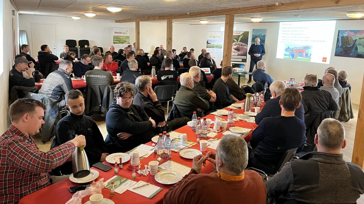 Det faglige fokus var blandt andet gennem præsentation fra Danish Agro Cropline, der fortalte om jordbundsprøver og samledata. Foto: Jakob Coulthard