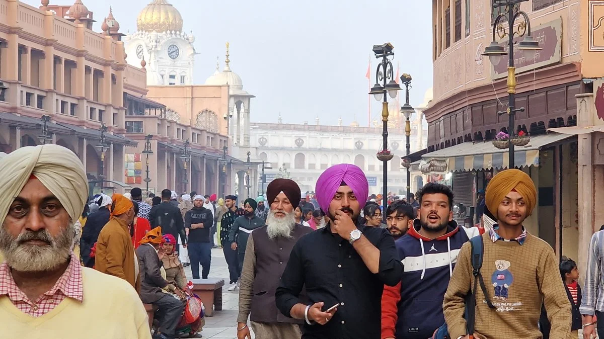 I gennemsnit forbruger en inder dobbelt så meget vand som en dansker - trods en langt lavere levestandard. Her ses shiker med deres turbaner i byen Amritsar.