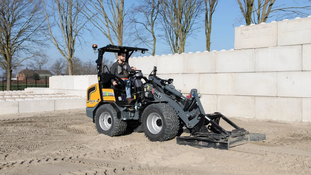 Den første G2700E HD-minilæsser fra Giant er nu kommet til Danmark. 