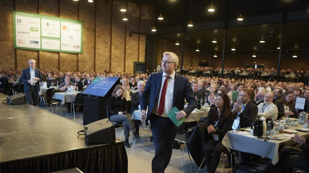 Fødevareminister Jacob Jensen (V) er i disse dage på charmeoffensiv i Japan og Sydkorea, hvor han vil promovere danske klimaløsninger på landbrugsområdet. Her ses han til L&F's delegeretmøde. Arkivfoto: Erik Hansen
