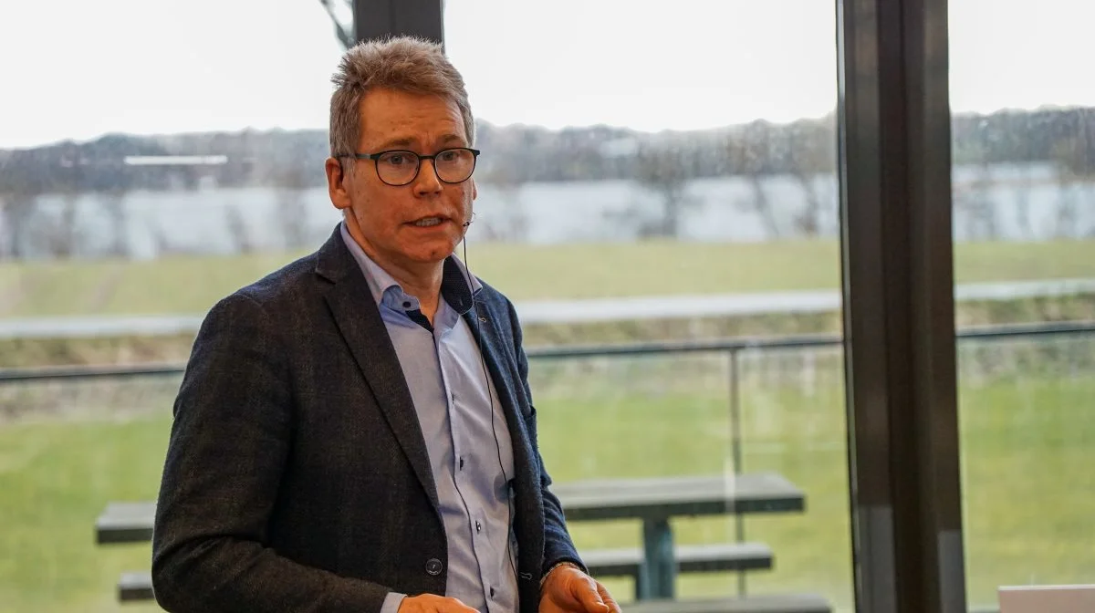 Regionsformand Niels Aagaard Jørgensen fortalte, at han har været overrasket over, at antallet af danske søer er faldet med 10,3 procent. Fotos: Alexander Dornwirth