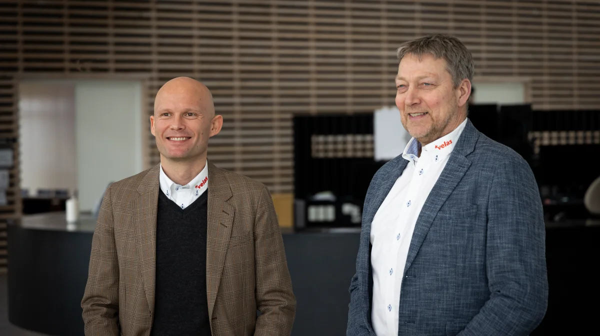 Velas-regnskab: - En glad adm. direktør, Jacob Christiansen, (tv), og en ligeledes glad og tilfreds bestyrelsesformand, Nis Kristian Hjort, der nu kan udlodde af overskuddet til ejerforeningerne bag rådgivningsselskabet.