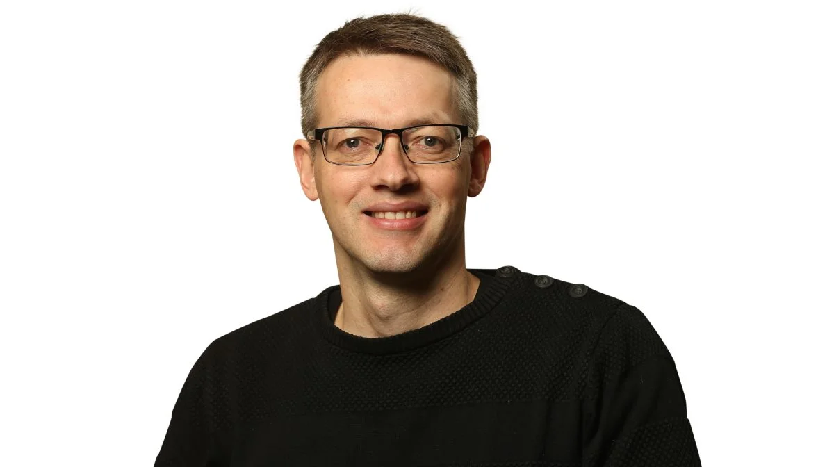 - Gødning har en meget stor værdi, så det er afgørende, at man bruger så meget af sin egen gødning som muligt – men nogle bedrifter har, som noget nyt brug for at afgive husdyrgødning til en nabo, lyder det fra planterådgiver Jakob T. Nikolajsen fra Fjordland. 