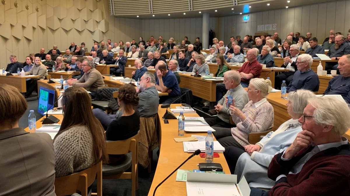 Der var næsten fuldt hus, da Nordsjællands Landboforening tirsdag aften havde generalforsamling på Metalskolen Jørlunde. Foto: Jesper Hallgren