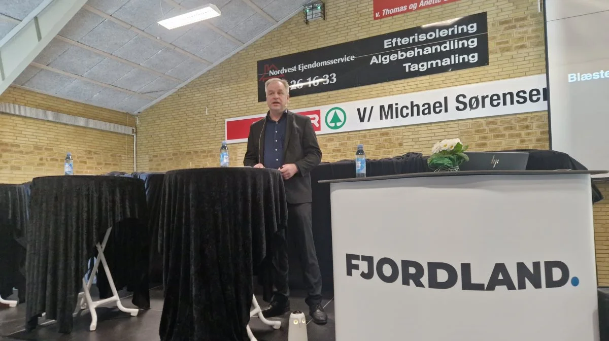 Hvis man gerne vil have, at landbruget skal investere i grøn omstilling, kan det ikke nytte noget, at man brandbeskatter erhvervet, lød det fra formand Leif Gravesen i bestyrelsens beretning på Fjordlands generalforsamling. Foto: Henning K. Andersen