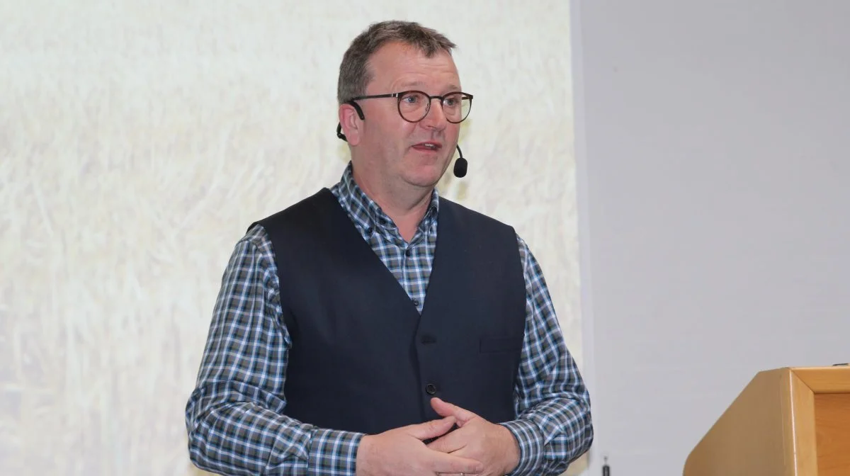 Formand Erik Engholm Poulsen fremlagde i sin beretning blandt andet en forventning om, at der i fremtiden stilles øgede krav til levering af bestemte kvaliteter og behandling af halm.