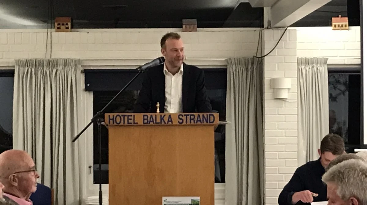 - Det er op ad bakke, at vi skal reducere, fordi det er politisk bestemt. Ikke fordi Østersøen får noget ud af det, sagde den bornholmske formand Frederik Tolstrup i sin beretning på generalforsamlingen i Nexø. Foto: Bornholms Landbrug & Fødevarer