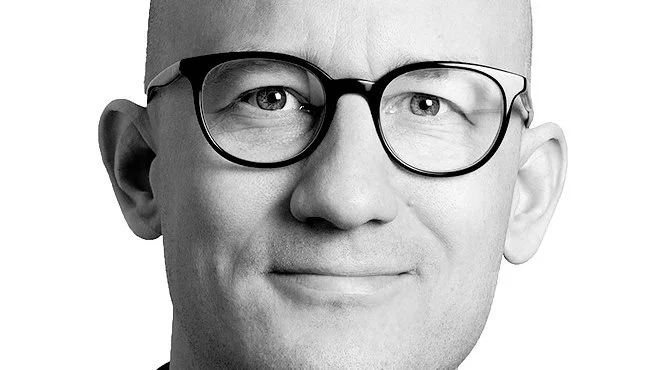 - Det er problematisk, at for eksempel en underliggende vurdering fra et realkreditinstitut, som ofte foretages bag et skrivebord, kan gøre, at man ikke længere kan overdrage til +/- 15 pct. af ejendomsvurderingen, siger 
Morten Holm Østergaard, erhvervspolitisk chef i Landbrug & Fødevarer. Foto: Anna-Lene Riber