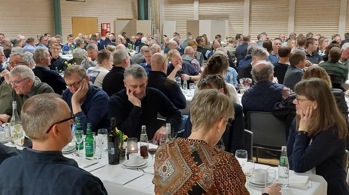 Omkring 200 var mødt op til generalforsamlingen i Vestjysk Landboforening, der blev holdt i Videbækhallen i Videbæk. 