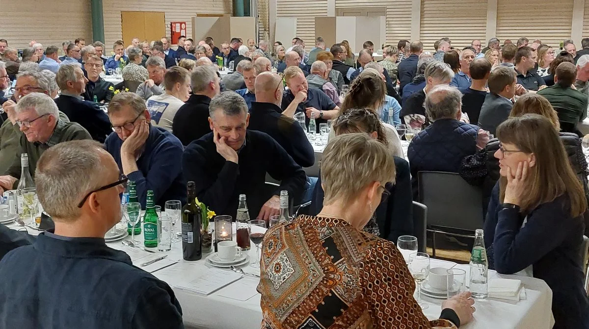 Omkring 200 var mødt op til generalforsamlingen i Vestjysk Landboforening, der blev holdt i Videbækhallen i Videbæk. Foto: John Ankersen