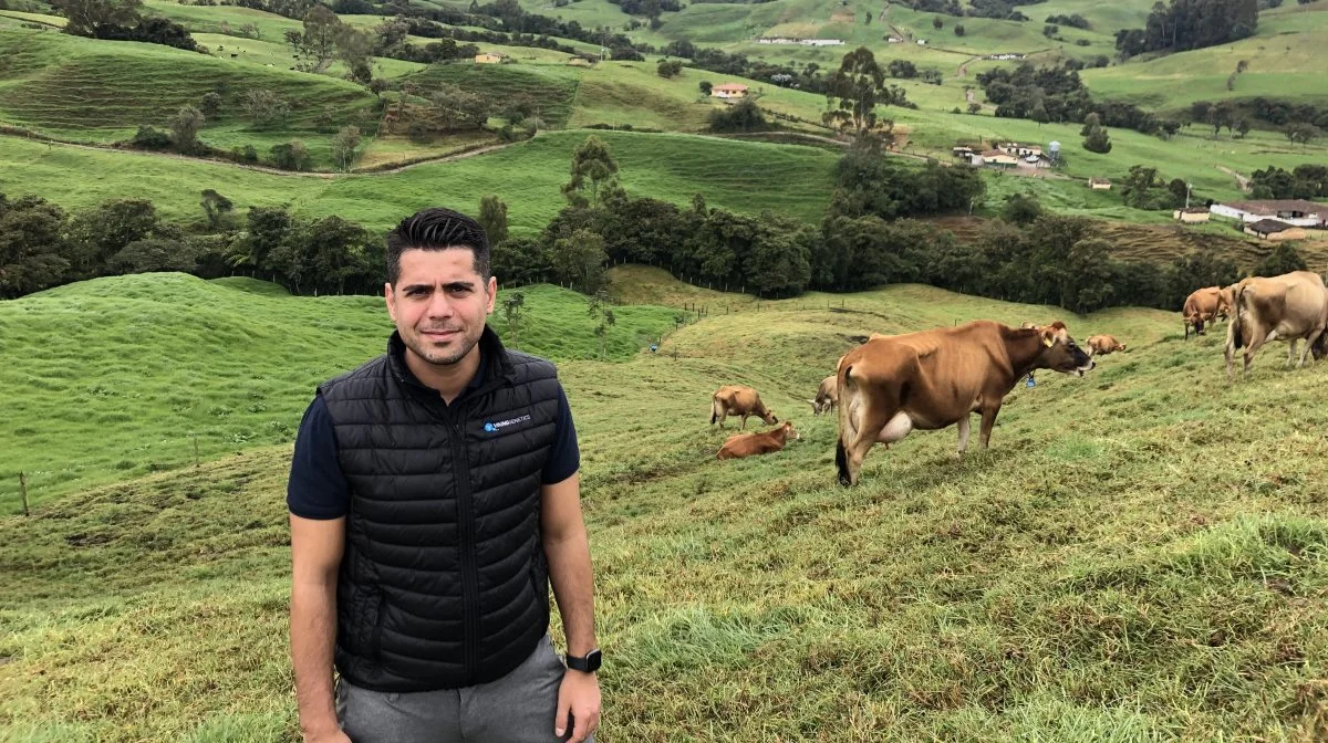 - Nu kører vi på med direkte eksport fra Danmark. Og om tre til fem år kunne det blive aktuelt med at oprette en egentlig tyrestation i Indien, vurderer Ahmet Yilmaz, eksportchef hos Vikinggenetics. Fotos: Vikinggenetics.