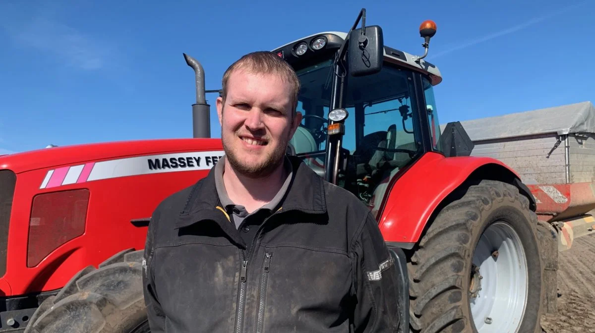 Mathias Thue Charles står for markbruget på Ellegården ApS i Velling ved Ringkøbing. Foto: Nordic Seed