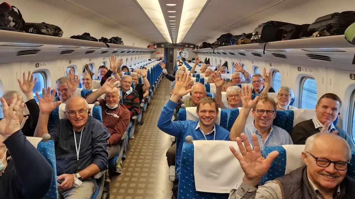 Så går afgangen med hurtigtoget Shinkansen fra Tokyo mod Kyoto for sidste års deltagere på Effektivt Landbrugs studietur til Japan.