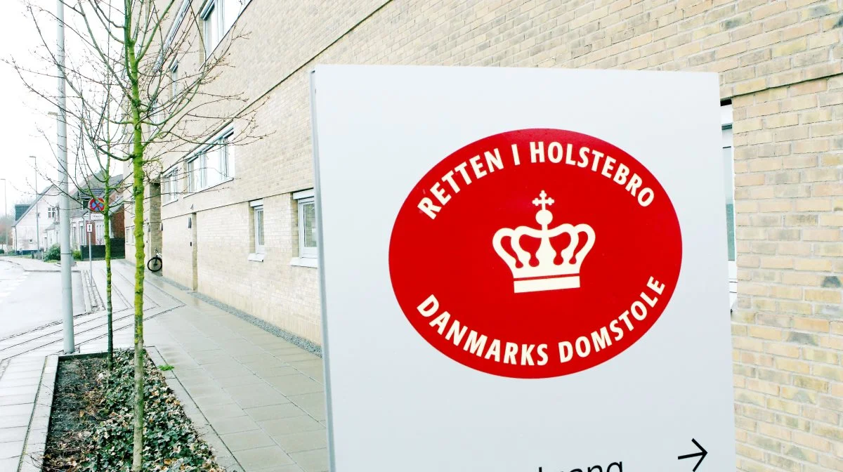 Mandag er der retsmøde ved Retten i Holstebro, hvor en mand er tiltalt for ulovlig minkavl. Foto: Jacob Lund Larsen
