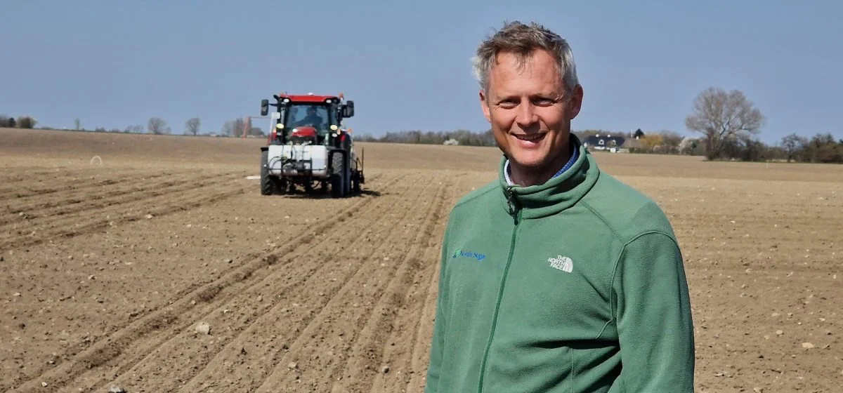 - Det er en fremtidssikring af sukkerroerne, at vi på fabrikkerne nu kommer med i den grønne omstilling med de nye gas- og biogasanlæg, siger chefkonsulent Claus Nørgaard, Nordic Sugar. Fotos: Jørgen P. Jensen