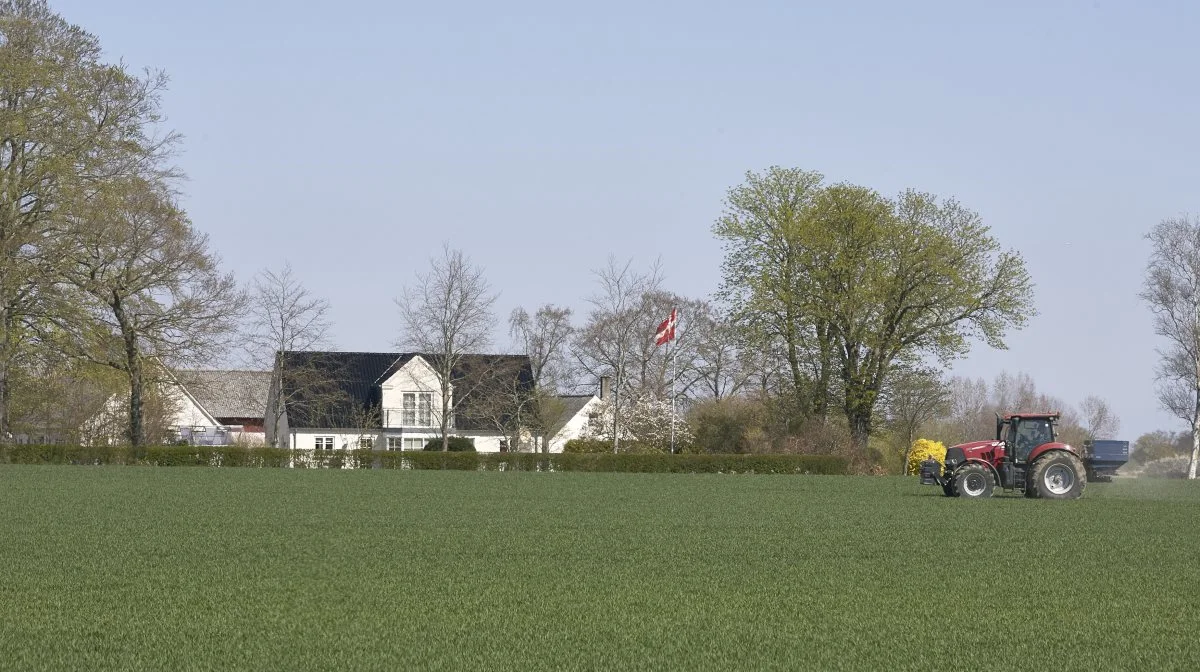 Omkategoriseringer af landejendomme kvæler naturen og livet på landet, mener 31 borgmestre, der sammed Landistrikternes Fællesråd har sendt et brev til skatteminister Jeppe Bruus (S) og Minister for Landdistrikter, Louise Schack Elholm (V), om de mange udfordringer med den nye praksis hos Vurderingsstyrelsen. Arkivfoto: Erik Hansen