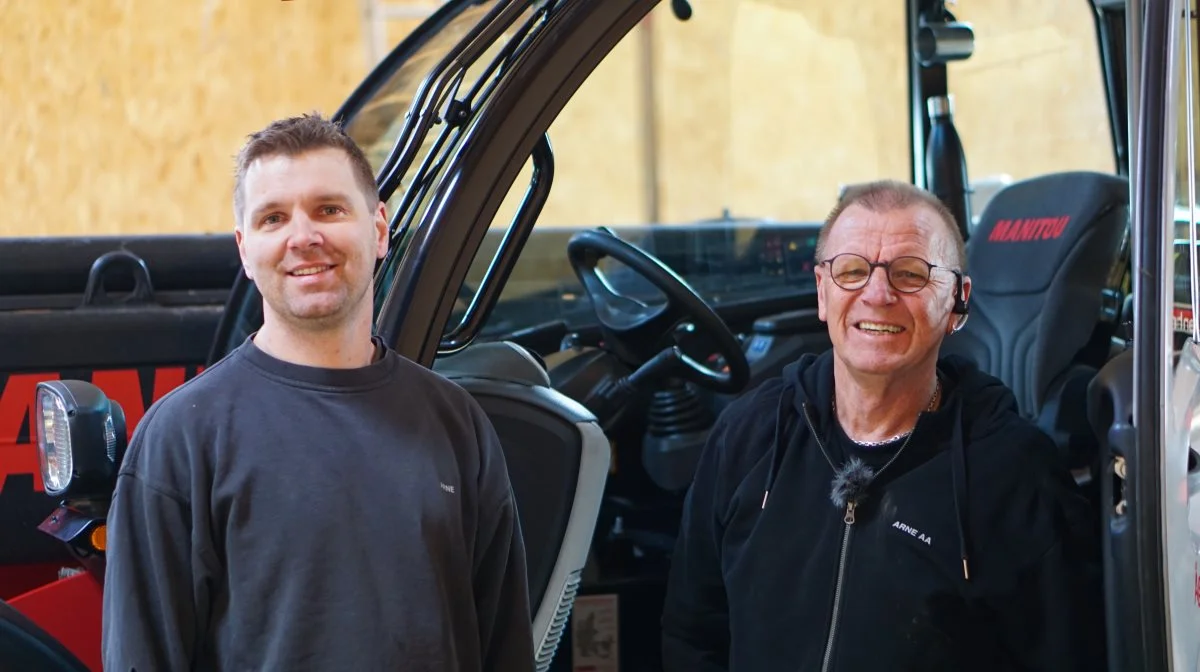 Maskinstationsejer Arne Durk van der Veen og maskinfører Arne Aagaard er meget tilfredse med deres nu to teleskoplæssere fra Manitou.