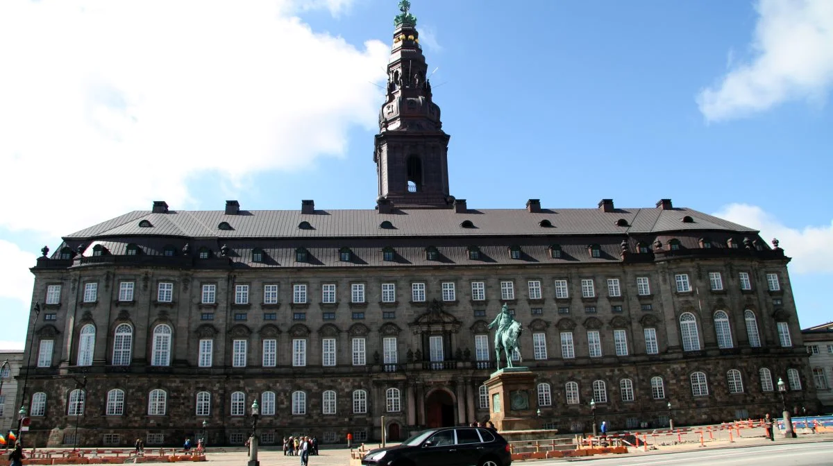 Christiansborg og lokalrepræsentanter fra nogle af folketingets partier bliver en del af årets sønderjyske fællesdyrskue, hvor flere partier vil være repræsenteret blandt udstillerne. Foto: Colourbox