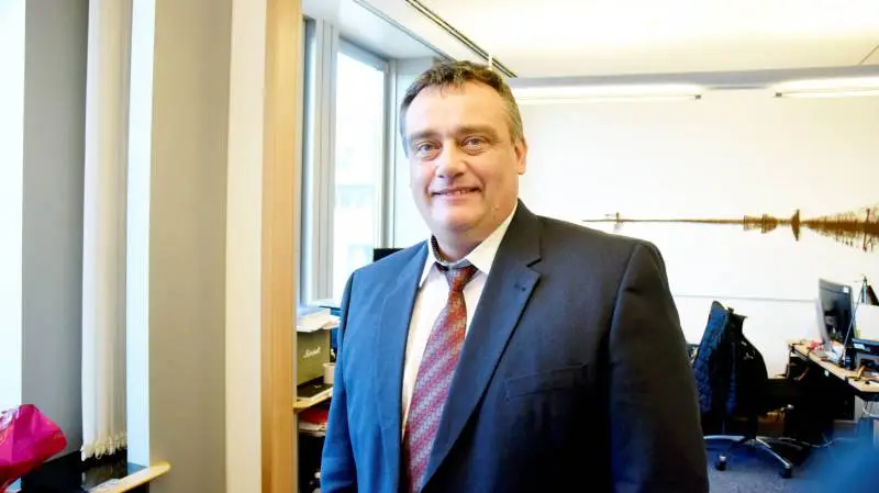 EU’s kommende landbrugsbudget vil med et loft over støtten for større bedrifter kun være med til at skabe yderligere bureaukrati, mener MEP og medlem af Europa-Parlamentets landbrugsudvalg, Jørn Dohrmann (DF). Foto: Henning Andersen