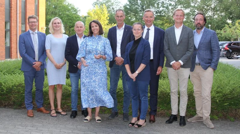 Patriotisk Selskabs bestyrelse mm. 2023.
Fra venstre: Direktør Christian Vesterager, Esther Wassard nyvalgt til økonomiudvalget, Gårdejer Jens Himmelstrup, Hofjægermester, grevinde, godsejer Christina Ahlefeldt-Laurvig (formand), Gårdejer Hans Boesen (genvalgt til bestyrelsen), Seniorkonsulent Bodil Just (medarbejdervalgt), Adm. direktør Nils Rasmussen, Godsejer Nicolai Oxholm Tillisch og Kammerherre, hofjægermester, godsejer Bendt lensgreve Wedell (ligeledes genvalgt til bestyrelsen).