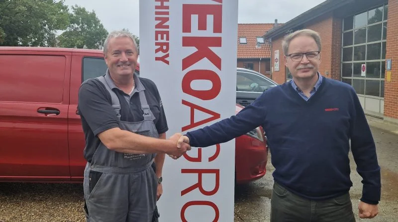 John Høier Christensen (tv) og Tom Myrdal glæder sig til samarbejdet i WekoAgro med fokus på vand, græs og kartofler. Foto: WekoAgro
