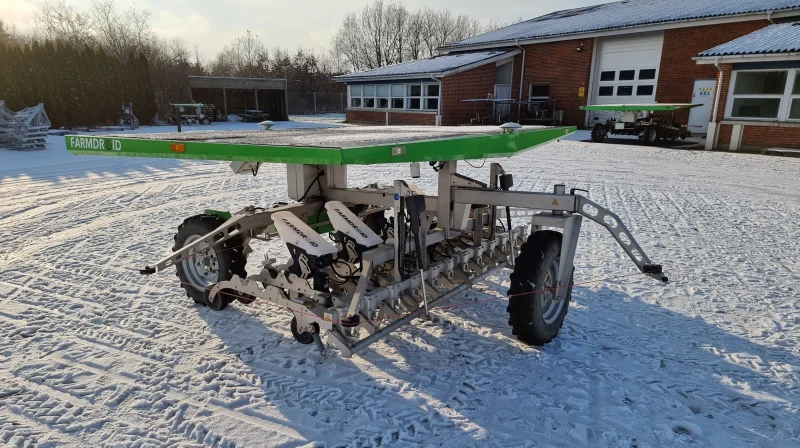 Farmdroid-robot på testarealet foran virksomheden i Vejen. Foto: Anders Lei