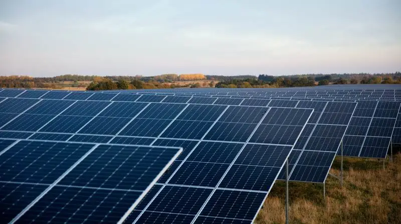 Semler Gruppen har netop indgået en 10-årig elkøbsaftale, en såkaldt Power Purchase Agreement (PPA), med Better Energy. Den indkøbte strøm fra blandt andet nye solcelleparker, kommer til at dække cirka 60 procent af elektricitetsforbruget i Semler Gruppens detailforretninger indenfor bilhandel i Jylland og på Fyn. Arkivfoto