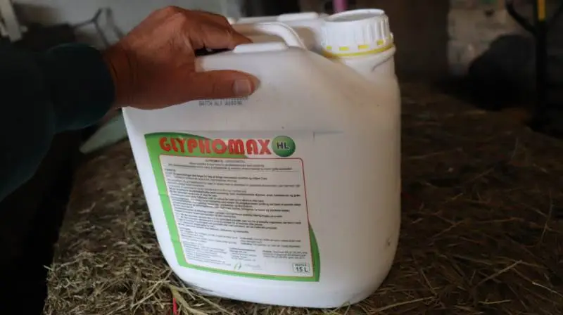 Glyphomax HL står på listen over glyphosatmidler, der er blevet forbudte at anvende og opbevare efter årsskiftet. Foto: Jørgen P. Jensen