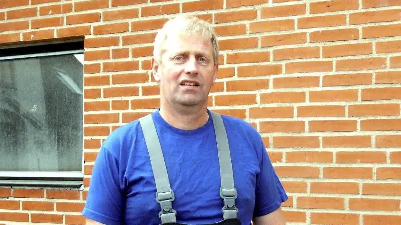 Vil vi fortsat bare lade stå til med alle de herreløse katte, eller er der nogen, der tør tage ansvar og så får gjort noget ved det reelle problem: At få antallet tilpasset virkeligheden, spørger Knud Jeppesen.