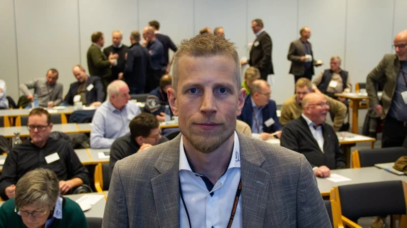 Jeppe Bloch Nielsen, der fremlagde bestyrelsens beretning på Danske Svineproducenters generalforsamling, fik kritik af formanden for Bæredygtigt Landbrug for foreningens holdning til CO2-afgifter. Foto: Morten Ipsen