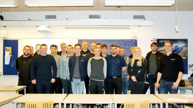 Landmands- og jordbrugsmaskinførerelever fra Jordbrugets UddannelsesCenter, Århus (JU) har været med i et innovationsprojekt i samarbejde med Kverneland.