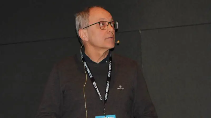 Adgang til motionsfold og holdopdeling med mere giver ifølge Robert Pedersen, bygningskonsulent BK Norden, en masse logistiksnak – og at det kan blive en udfordring i flere staldanlæg, men at det godt kan lykkedes at opnå det. - I hvert fald et stykke hen ad vejen, fastslog han. Fotos: Line Brusgaard