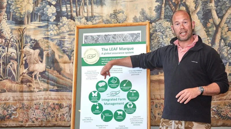 Jake Freestone fortæller om at være certificeret med the Leaf Marque, der handler om integreret dyrkning med stor fokus på bæredygtighed.