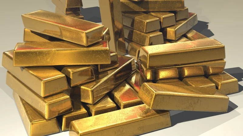 Prisen for guld, der også kaldes for råvaremarkedets konge, har været markant stigende og ligger nu og handler til historiske rekorder. Det er bekymrende, fordi at investorer virker til at være på vej imod sikker havn.