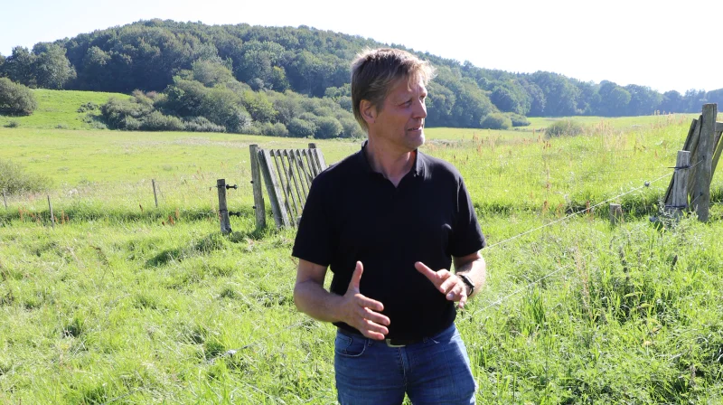 En CO2-afgift med de virkemidler, der er brugt i Svarer-rapporten vil lukke forholdsvis mange økologiske landbrug, og derfor bør afgiften udformes anderledes, lyder det fra Michael Kjerkegaard, forperson i Økologisk Landsforening. Arkivfoto: Økologisk Landsforening