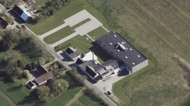 Kirkeby & Thrane på Sinaivej 16 i Sandholt-Lyndelse. Foto: Kortforsyningen/Skraafoto