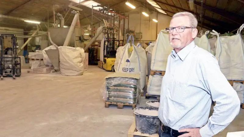 - Vi har aldrig lavet foderblanding, lyder det fra indehaveren af Nordic Stald Kemi, Hans Erik Brink, efter at Fødevarestyrelsen i fredags i en pressemeddelelse kaldte firmaets produkt Nordic Dry Food Pot for en foderblanding. Arkivfoto