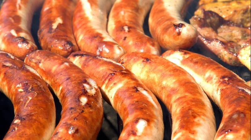 Grillsæsonen kan skubbe gang i efterspørgslen, men kan også give anledning til en pukkel af slagtegrise på grund af helligdagene.