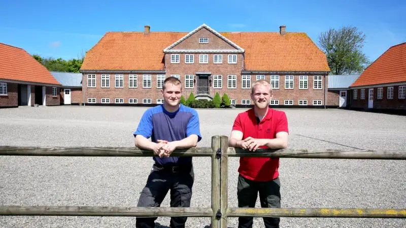 Brdr. Esben og Roald Thing etablerede sig i 2017 på herregården Rammegaard. Hør hvilke overvejelser, de gjorde sig for at blive klar til processen med etablering. Foto: Sagro