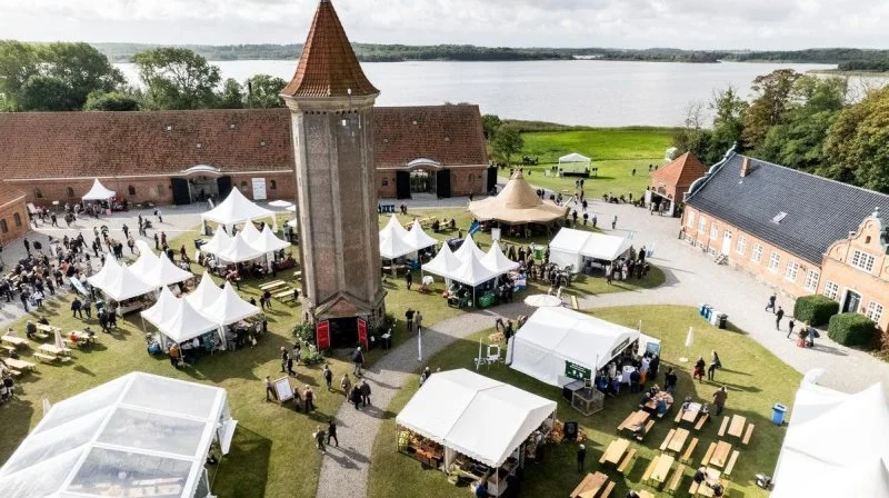 Madens Folkemøde afholdes på Engestofte Gods på Lolland-Falster. Fotos: Madens Folkemøde