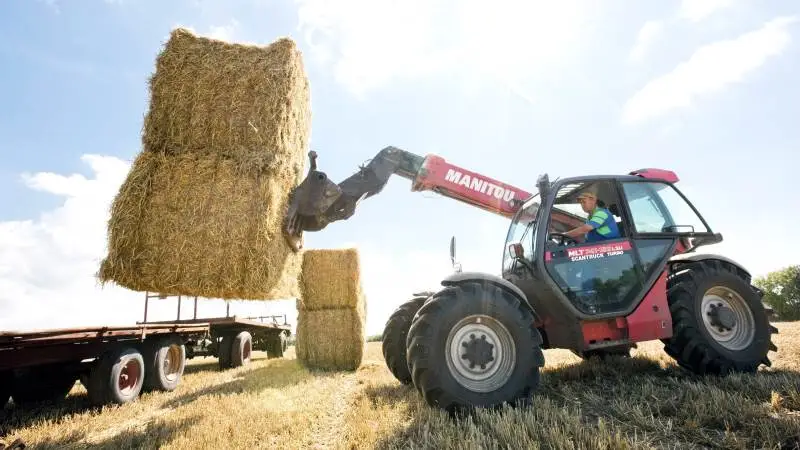 Hvis du installerer GPS-tracking på dine maskiner, kan de hurtigt genfindes, hvis tyve løber af sted med dem, råder Topdanmark. Foto: Colourbox