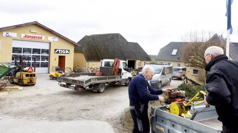 Her den 1. april er det 40 år siden, at Poul Rasmussen på fuld tid fra fødehjemmet i Gremmeløkke har repareret og solgt havemaskiner og brugte landbrugsredskaber. Her gælder det