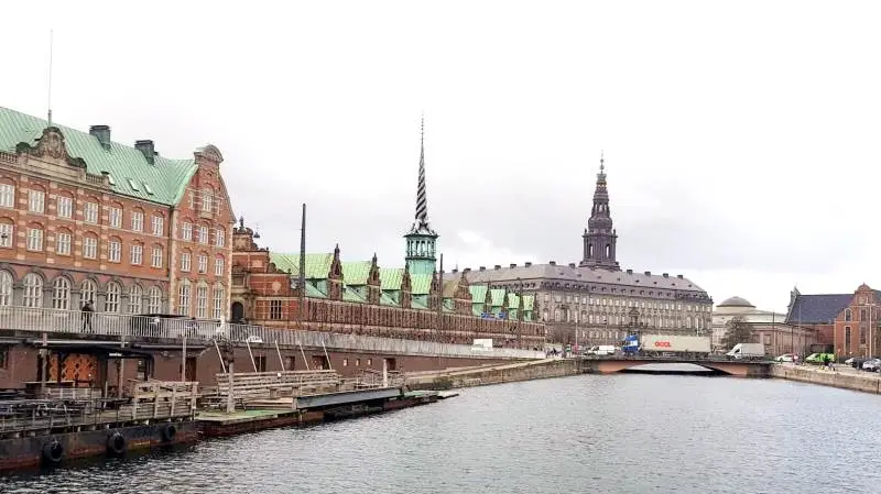 Politikerne på Christiansborg førstebehandler i dag den nye Dyrevelfærdslov. Loven samler en lang række love på dyrevelfærdsområdet i én.