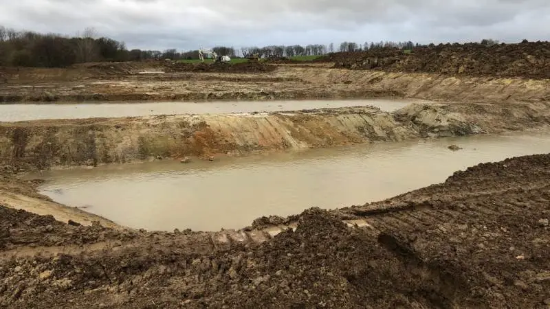 Etableringen af Østjyllands første minivådområde under oplandskonsulentordningen, blev tidligere på året en realitet i Haslund syd for Randers. Foto: Djursland Landboforening