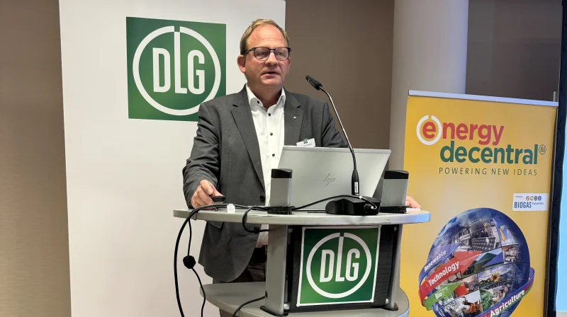 - Svineproducenter, mælkeproducenter og fjerkræproducenter vurderede deres bedrifters økonomiske situation som bedre i vinteren 2023/24 end i sommeren 2024. Årsagerne til dette kan være den igangværende krig i Ukraine samt den nye konflikt, der er blusset op i Mellemøsten, pointerede dr. Lothar Hövelmann, CEO for DLG, på et pressemøde i Frankfurt i dag. Foto: Per Jørgensen