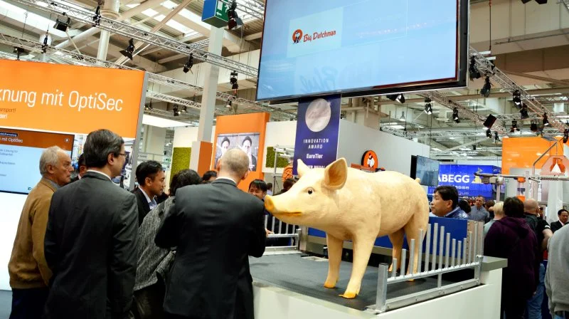 Med det danske initiativ boothcrawl bliver det muligt at følges med andre danske landmænd rundt på EuroTier-messen efter en på forhånd planlagt rute. Arkivfoto: Camilla Bønløkke
