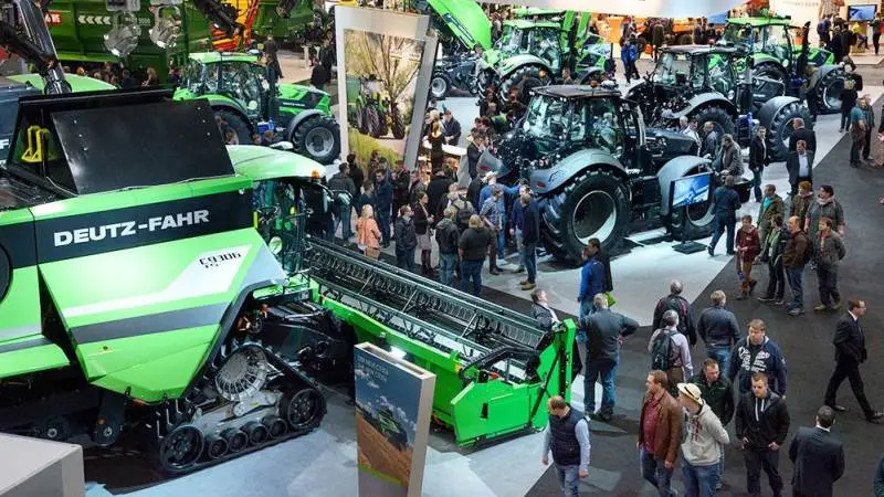 En bustur til Agritechnica for at se alle nyhederne fra Deutz-Fahr har resulteret i et godt salg for Traktorgården Give.