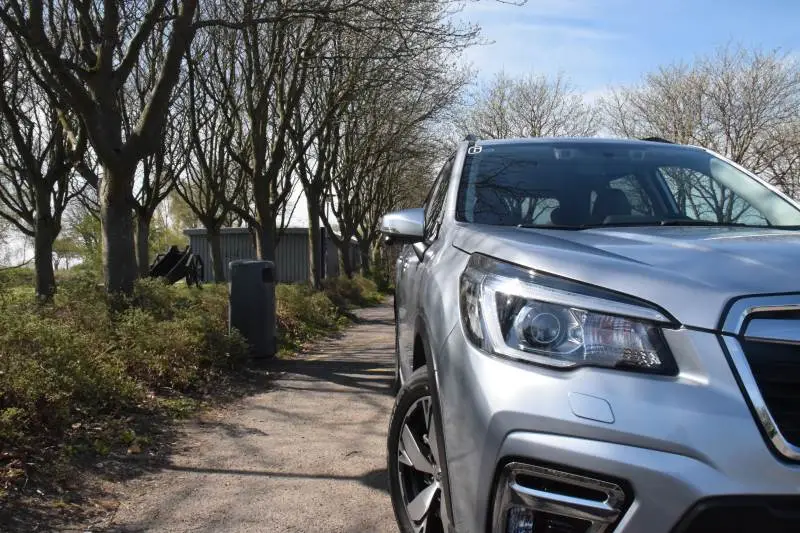 Hvis man ikke vidste bedre, ville man ikke vide, at den nye Subaru Forrester e-Boxer også er et redskab i arbejdsøjemed. De primære prioriteter er lagt an på multifunktionalitet og sikkerhed.