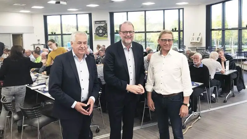 Tre Venstre-politikere på stribe – fra venstre: folketingsmedlem Hans Chr. Schmidt, energi-, forsynings, og klimaminister Lars Chr. Lilleholt, og EU-kandidat, Asger Christensen.